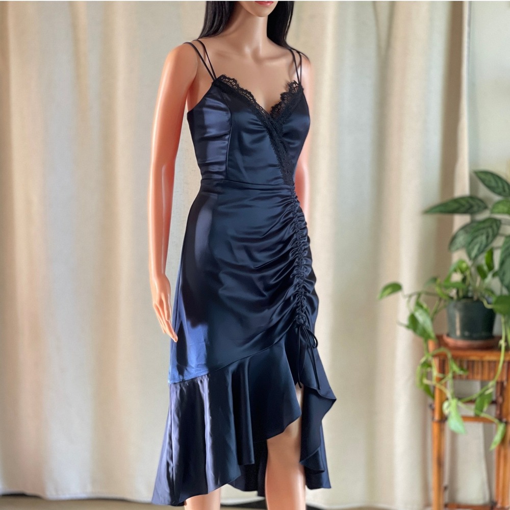 Elegant Navy Lace-Trim Midi Dress